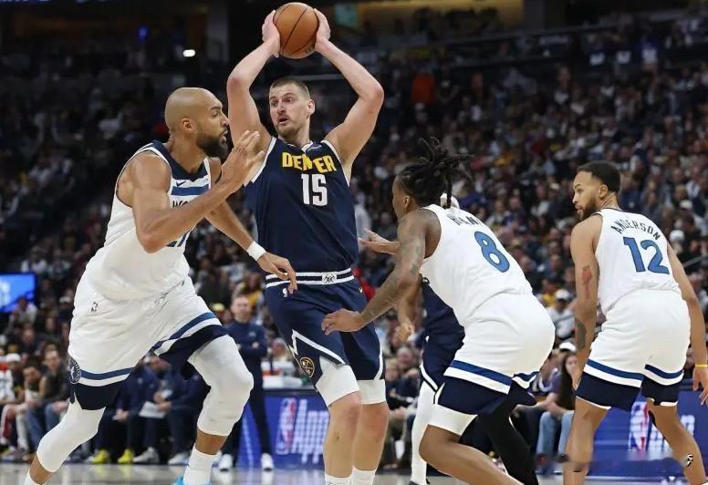 掘金若能首轮翻盘森林狼，关键就看这两人！
1，必须要支棱起来的约基奇，对掘金来说