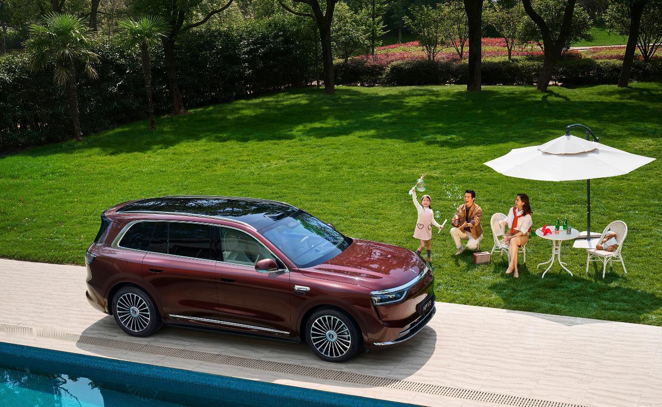 问界M8上市一年交付突破17万上市一年交付破17万，每卖出10台40万级大型SU