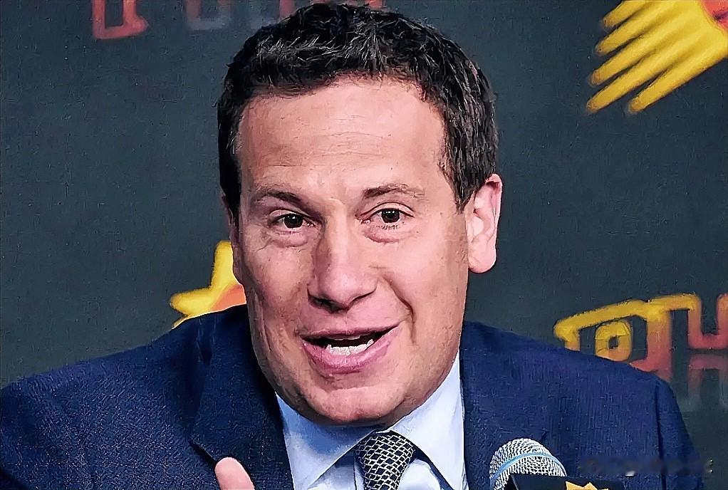 太阳老板真敢说啊！
一点不给肖华面子。

太阳老板伊什比亚近日在播客节目中公开指