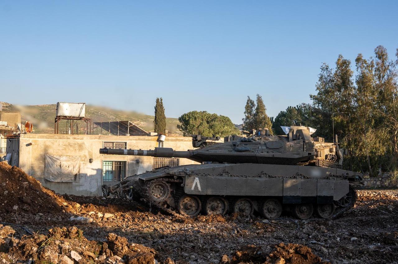 以军方称，地面部队在黎巴嫩南部开展“定点清除行动”，数十名真主党武装分子被击毙。