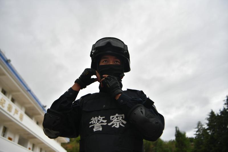 给缉毒警察点赞[赞][赞][赞]他们是真正的人民警察！[赞][赞]全国缉毒 缉毒
