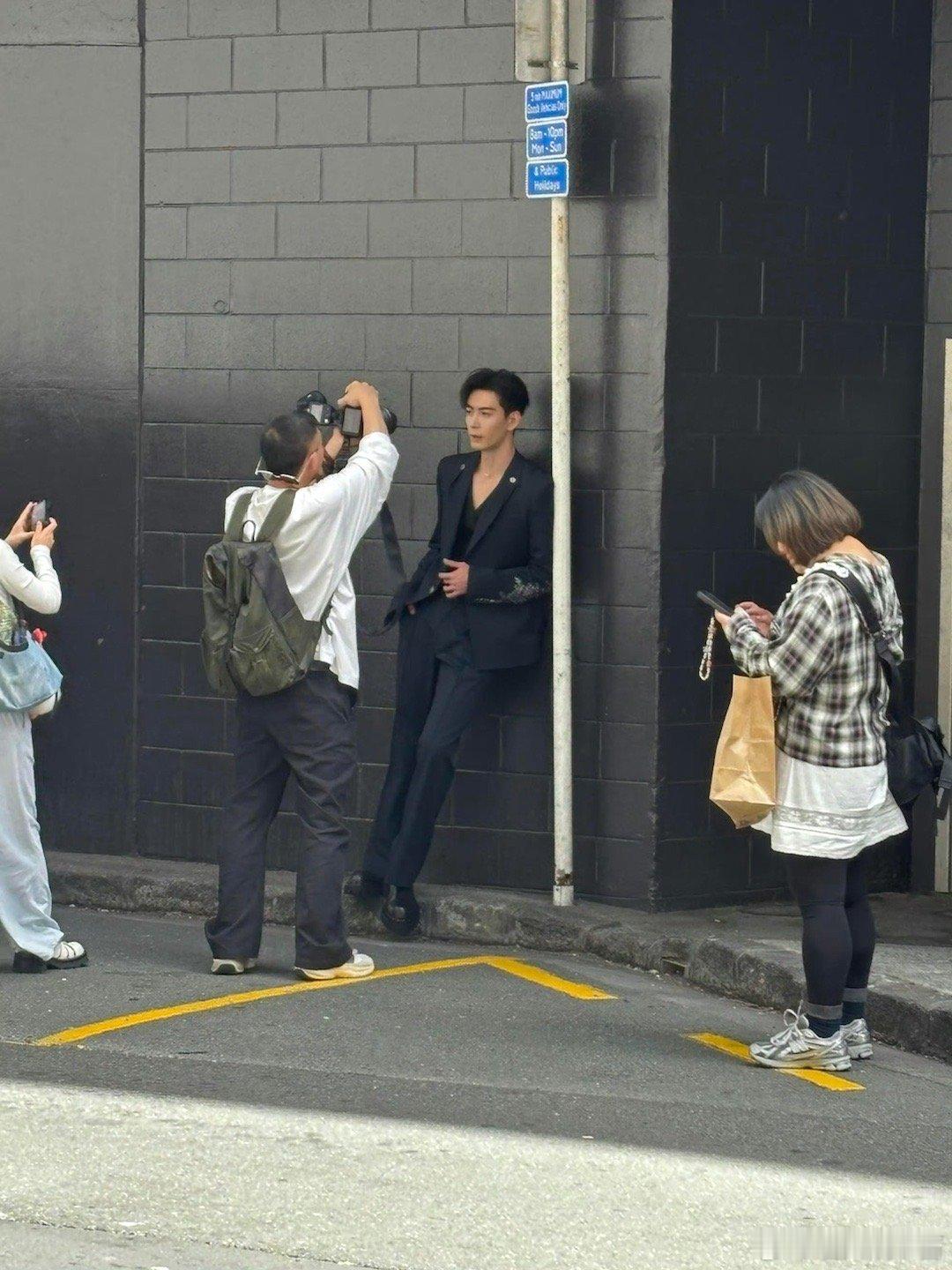 网友国外偶遇陈星旭，这状态如何 