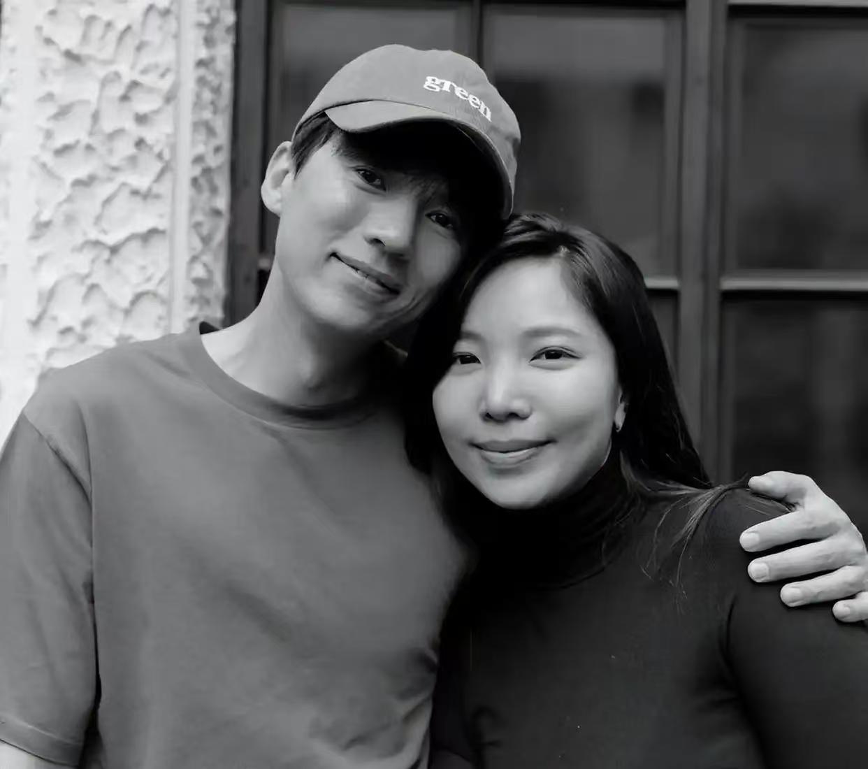 从周迅、齐溪到张婉婷，宋宁峰为何这么讨女人喜欢？原因有3点：
首先，颜值身材在线