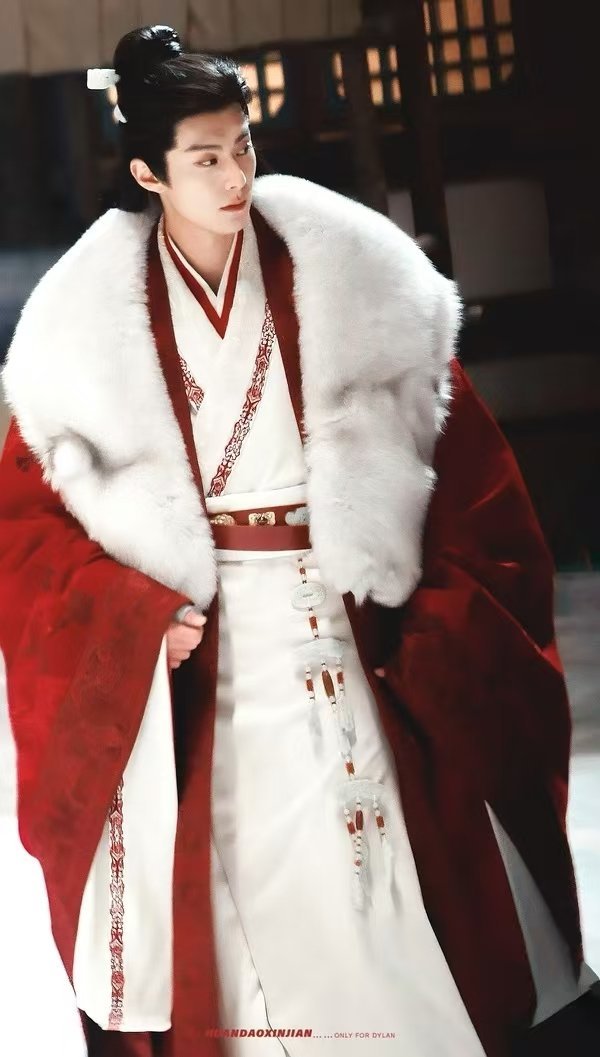 这部剧算大ip了吧，红衣路透，全世界可能都要吻上来了，不过🐒系艺人帅成这样也挺