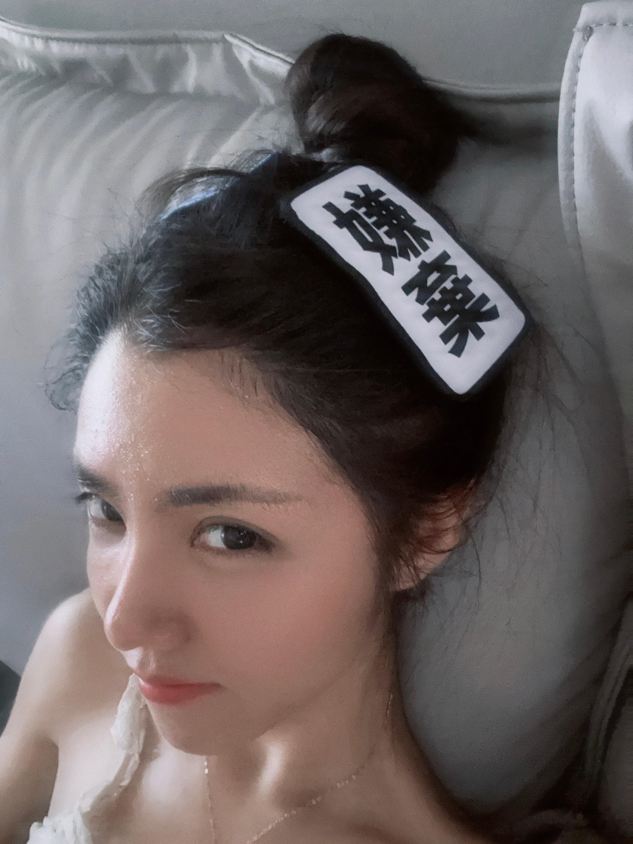 多数男人分不清女人的臭美和发浪，用他们病态的占有欲评判别人 三亚