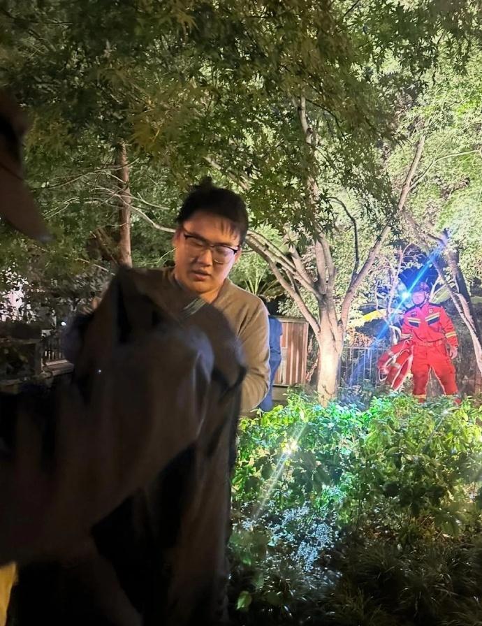 【为平凡英雄点赞！热心小伙跳河救人后婉拒留名】杭州跳河救人的无名英雄你在哪 10