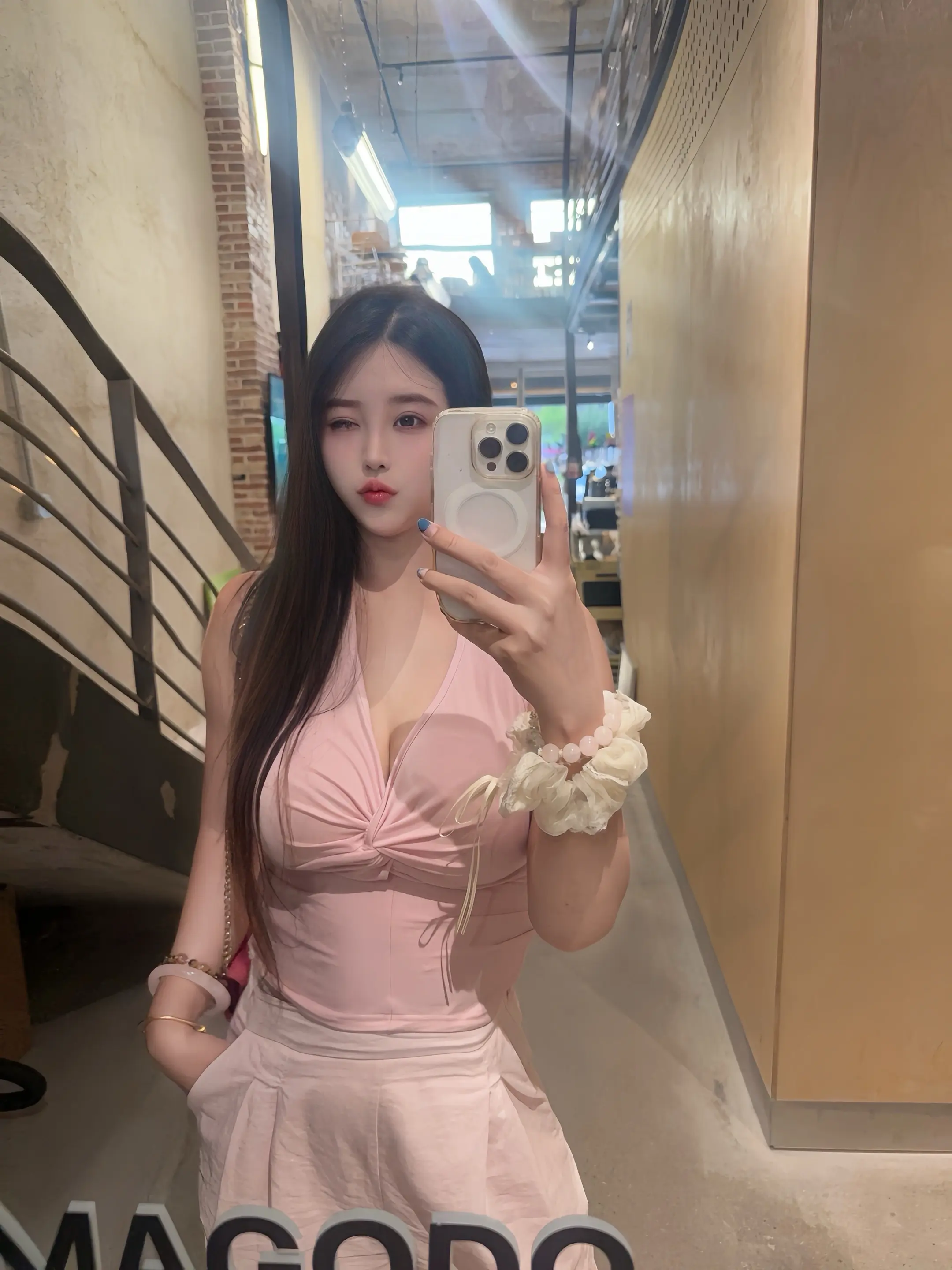 生活既然不能拿捏，那就拿铁