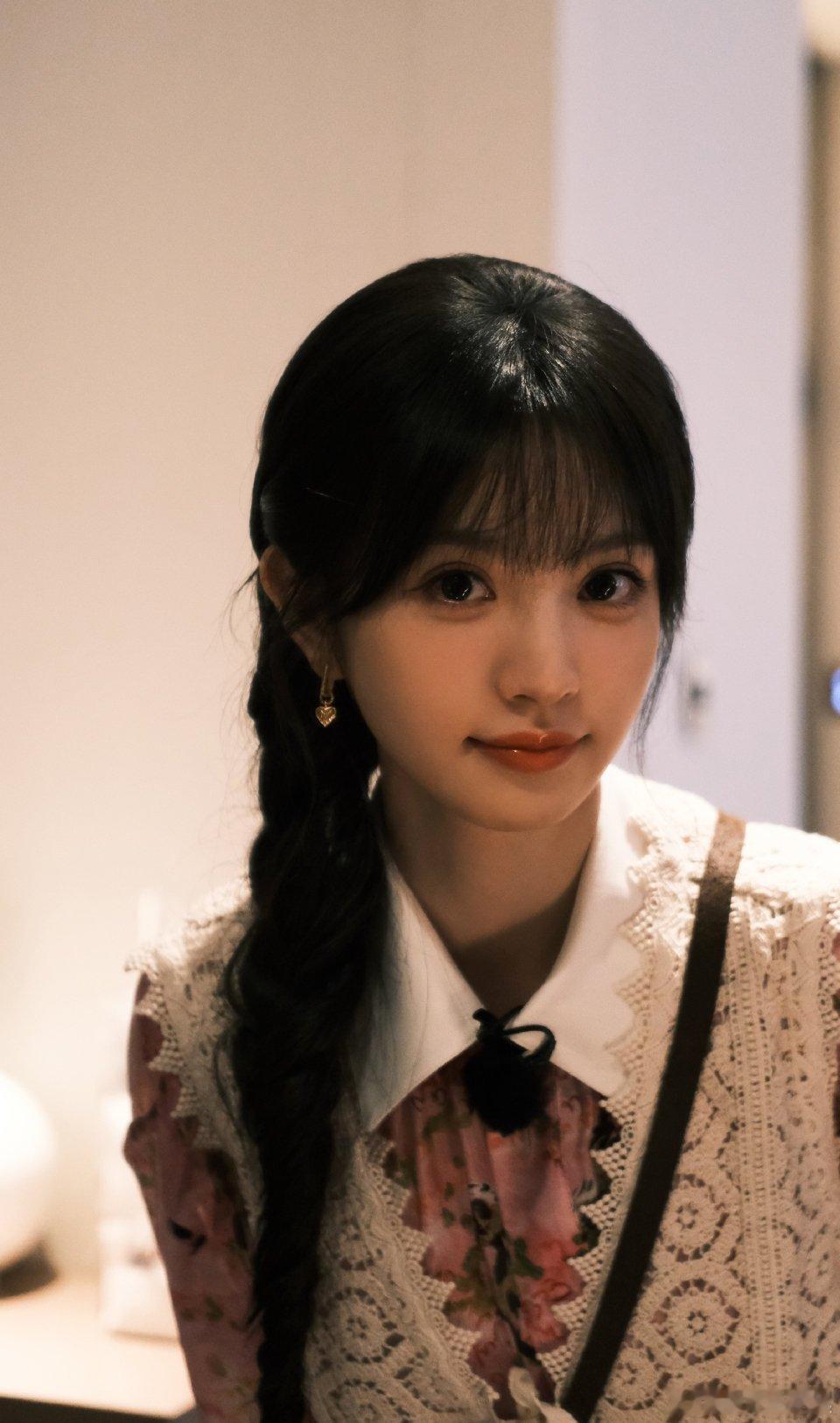 田曦薇有刘海vs无刘海 ​​​