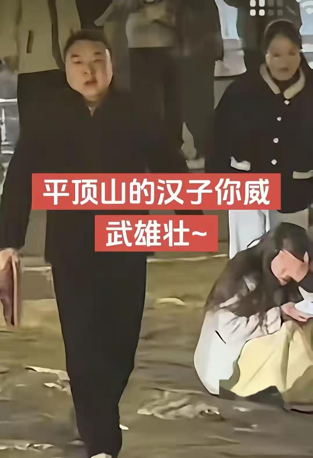 相由心生，相由心生 
外表是灵魂的形状，以貌取人，大概率都不会错！如果别人的长相