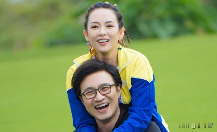 章子怡作为华语娱乐圈著名的影后，出道几十年来，可以说很幸运，先后合作了张艺谋、冯