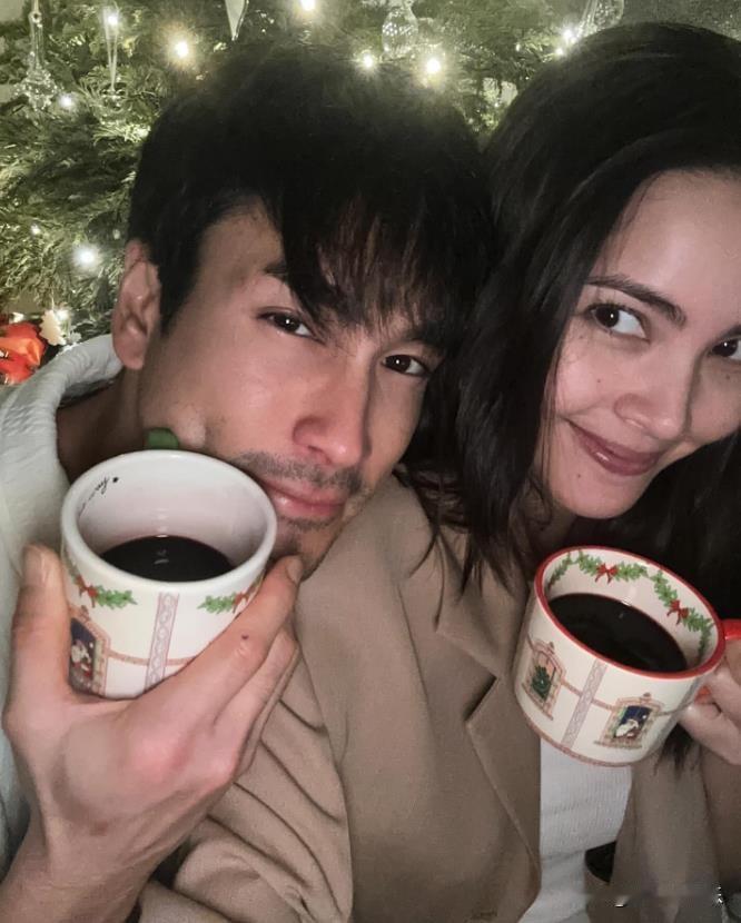 泰娱准夫妇Nadech和Yaya共度圣诞节，小两口好甜蜜！