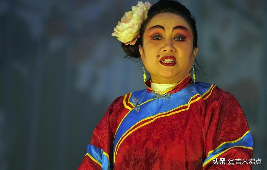 义乌女人爬龟，官府抓了十年才弄清，她们到底在卖什么。
这事听起来像吓小孩的鬼故事