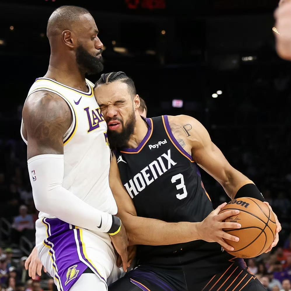 当全网都在唱衰"老头乐"时，詹姆斯用一记追身大帽把质疑扇出了底线！ 

从赛季初