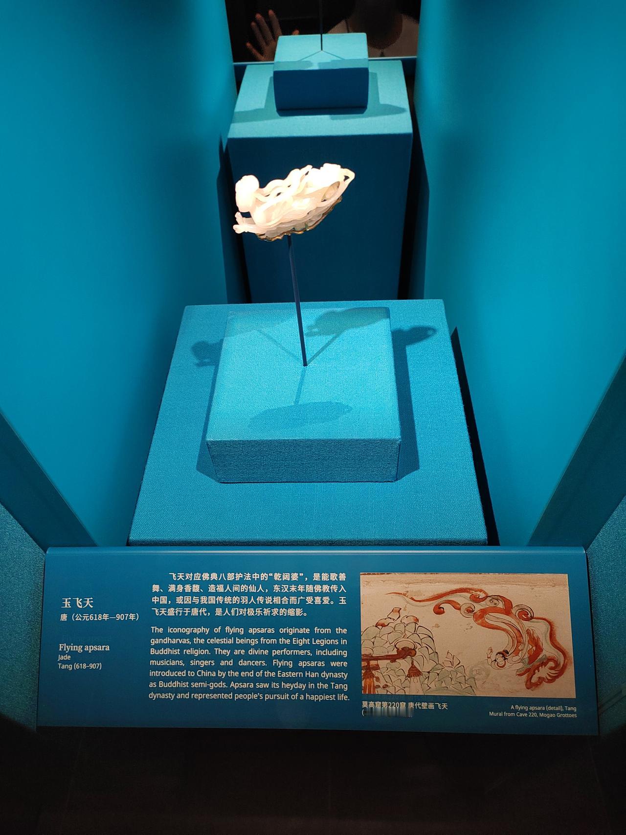 头条里面欢乐多。今天头条大V，素老三发了一篇微头条，写的是关于发文该不该配图的内