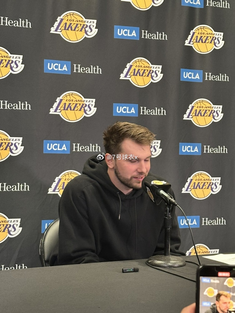 今日前往现场跟进了湖人主场140-125轻取爵士的比赛，并在赛后参加新闻发布会。