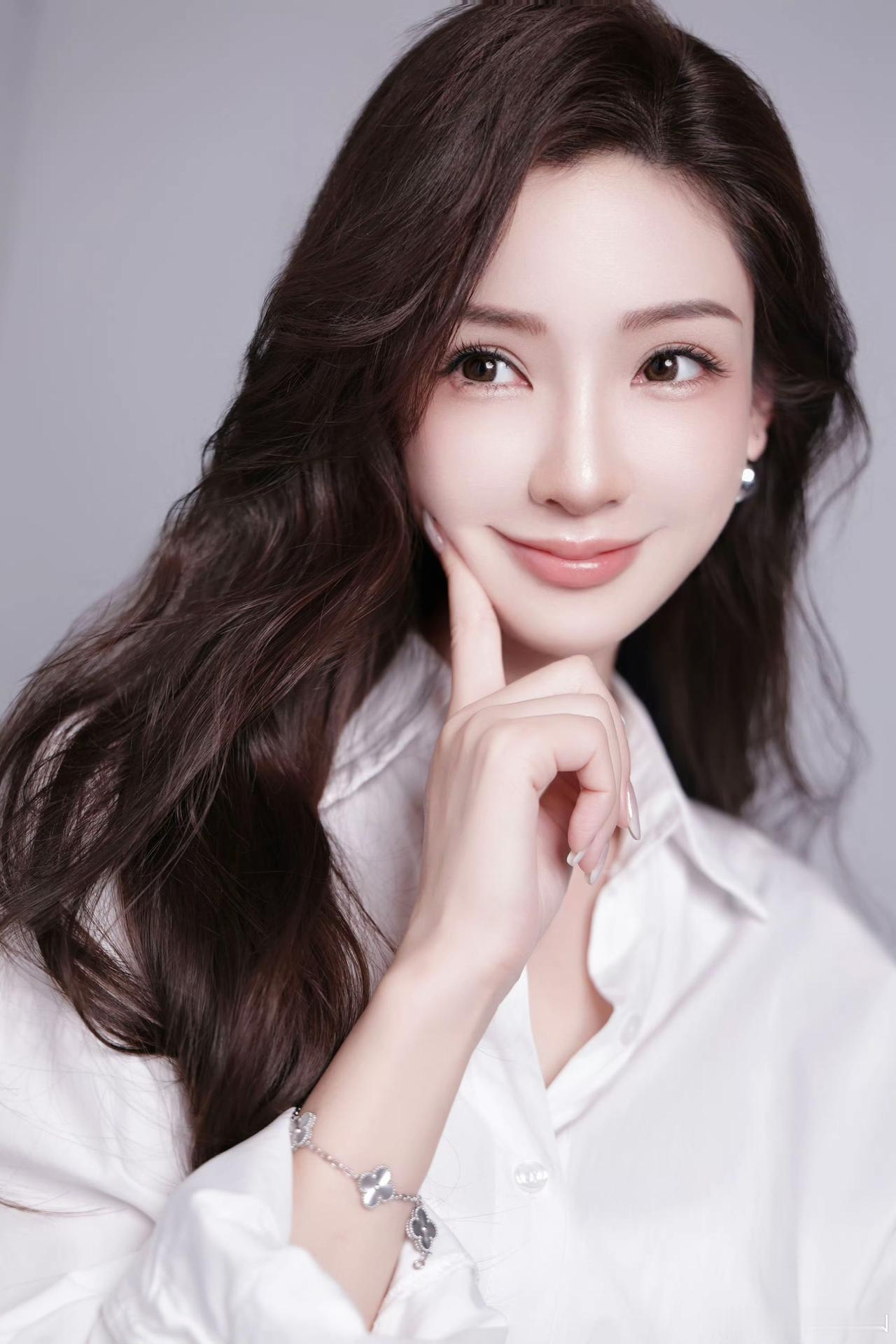 晒图笔记大赛美女穿搭写真