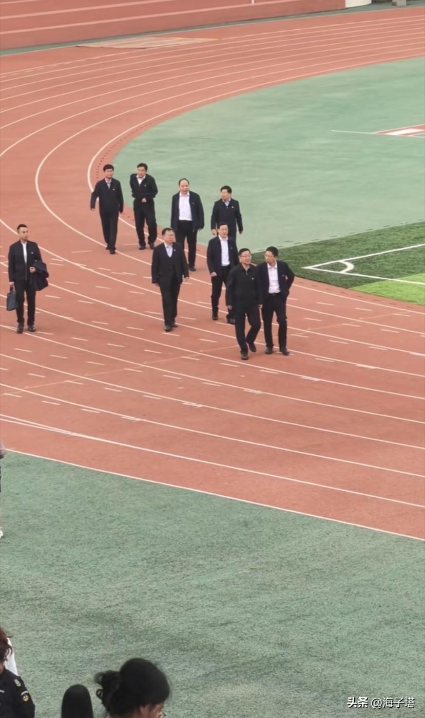 看似杂乱无章 实则井然有序
很多东西只可意会 不可言传 这种东西不用教