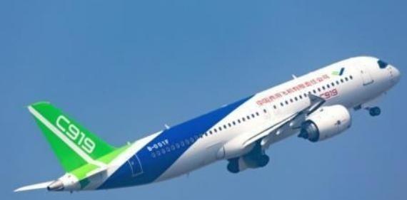 美国这一刀捅的可真够狠！一刀直插C919命脉，中国引以为傲的商飞C919客机，交