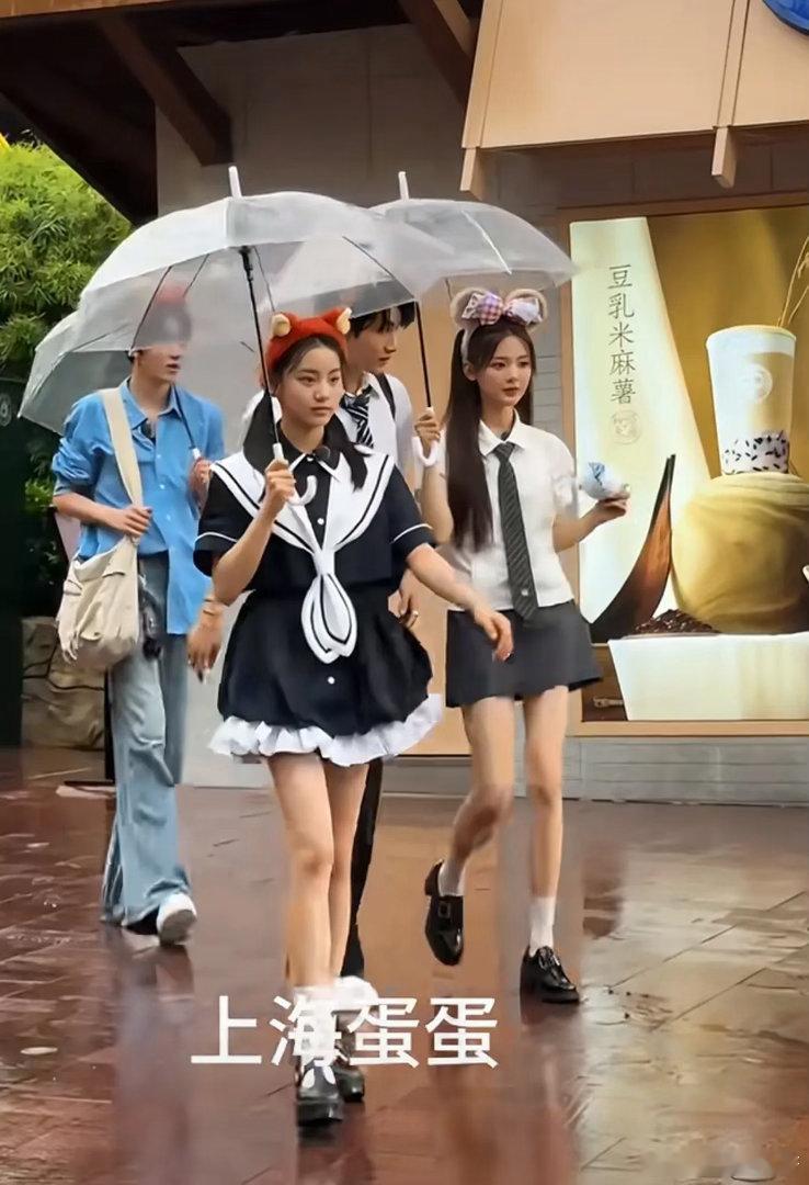 加息超越这两双美腿 