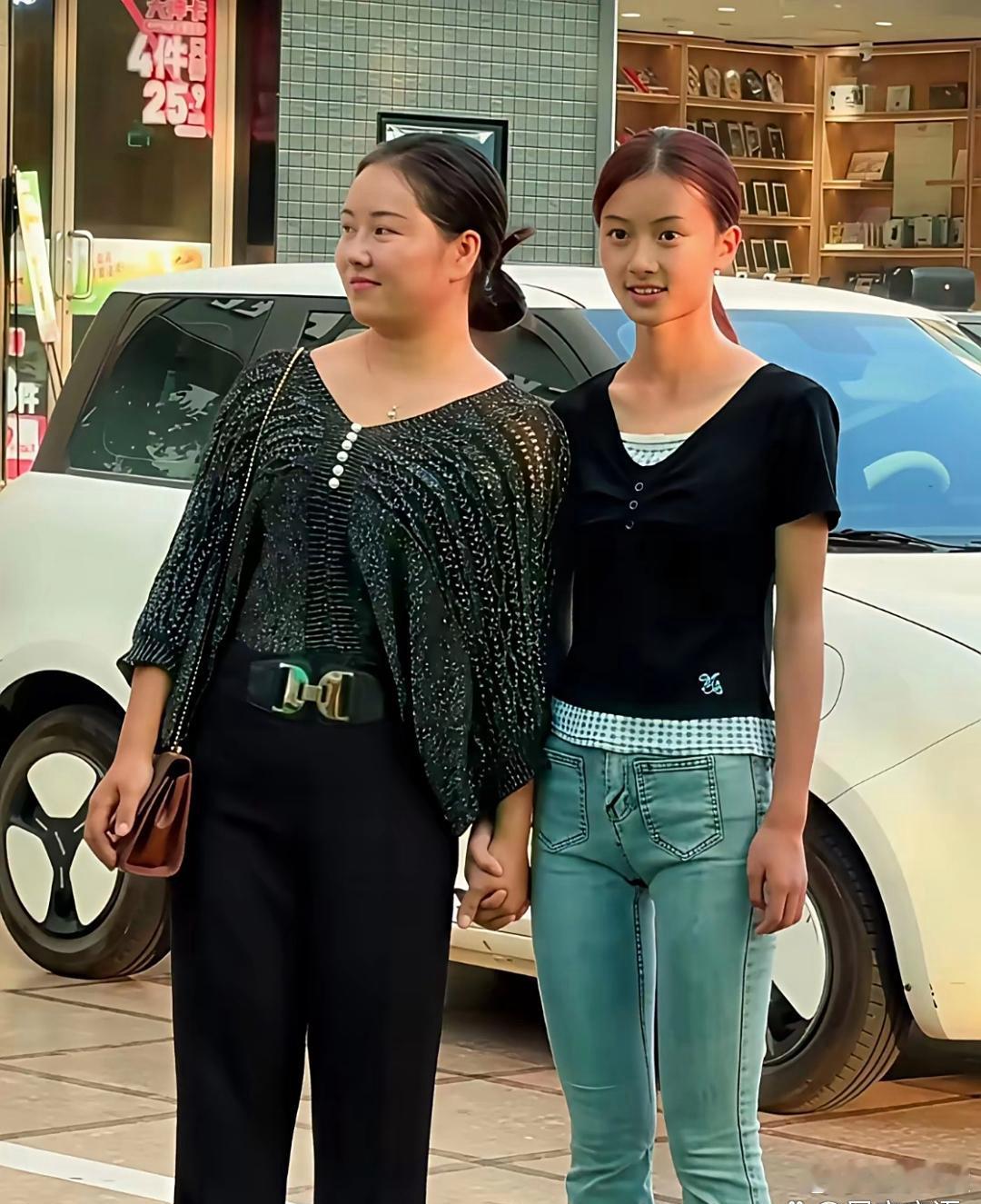 七七应该很难再出圈了，倒不是说她颜值不够，也不是说她不应该接商演，而是因为七七妈