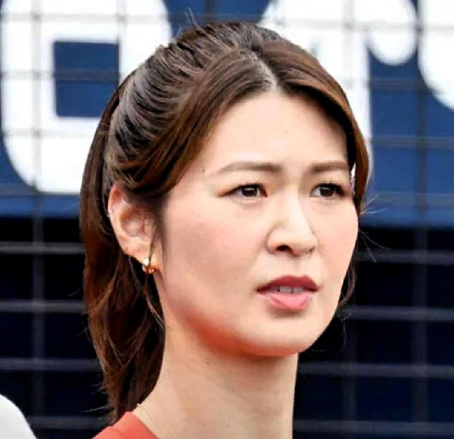 谁把亚洲第一打回原形
 
日本女排的天塌下来了。
在参加天津举行的亚洲女排锦标赛