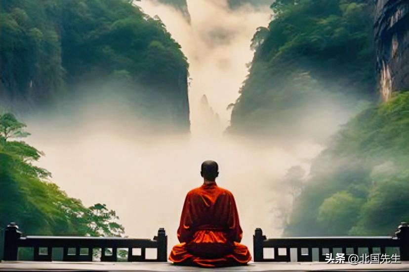 老天爷要修你，不会给你一副好牌！

一遇到事就炸毛，
说明你的内在还不够稳定。