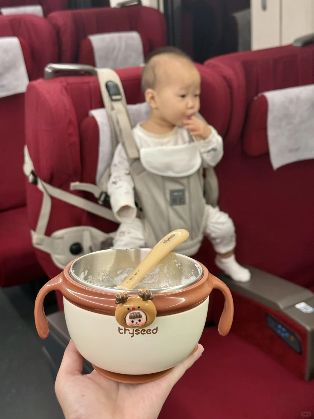 带娃坐高铁🚄……被隔壁问麻了！！