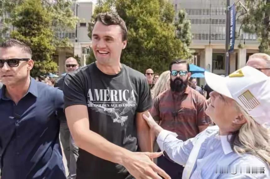 美国保守派代表人物查理.柯克被刺杀，要知道这个可不简单。
有人说他是美国少壮一代