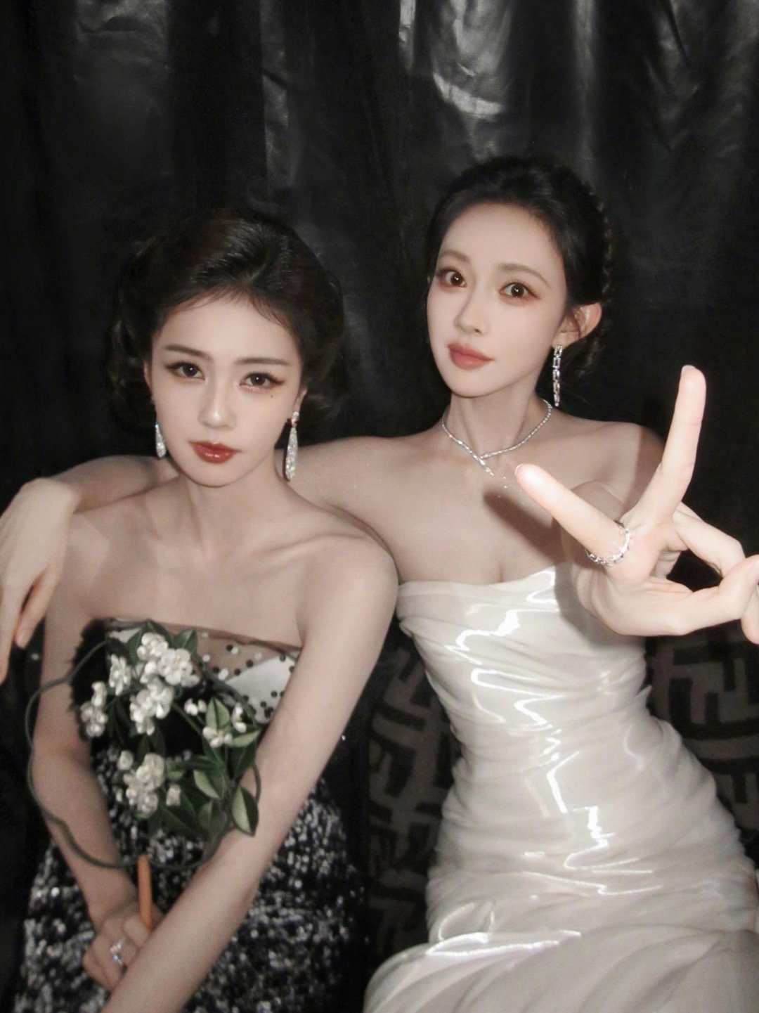 终于等到白鹿和孟子义星光大赏的后台合照！两个人都美到惊为天人