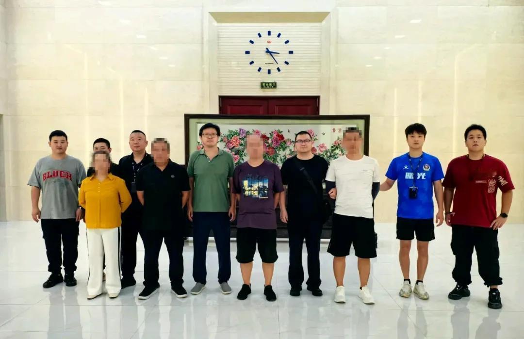 8月20日，聊城某派出所接反诈中心紧急通报，称有1名外地人在该所辖区内的一家银行