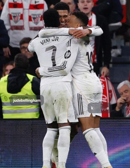 威尼修斯IG：“这才是皇马的样子！🤍🤍🤍🤍 进球很快就会回来的🤣…… 