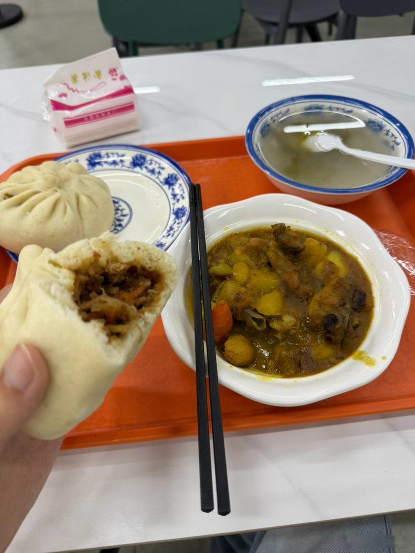 鹏友圈·万象志 点赞海淀政府，最近公司搬到了海淀发现附近有家海淀食堂，下班就去尝