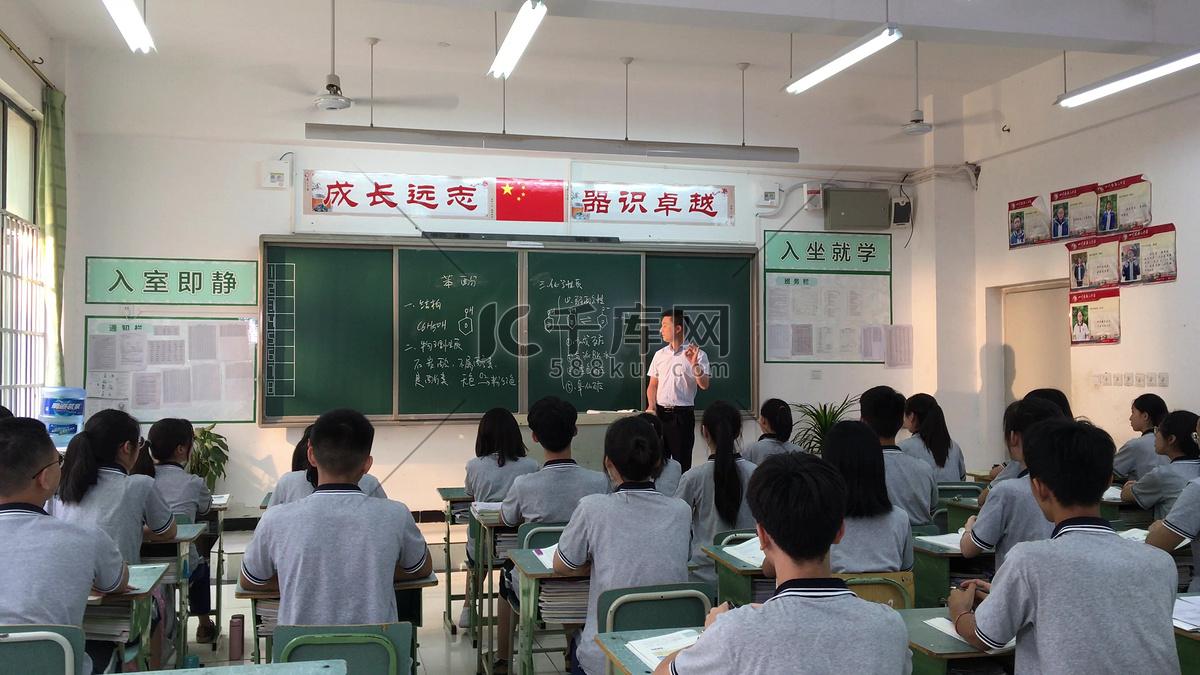 数量庞大，有编制。体制内生存环境最恶劣，躺平佛系越来越多的职业。

恶性循环，生
