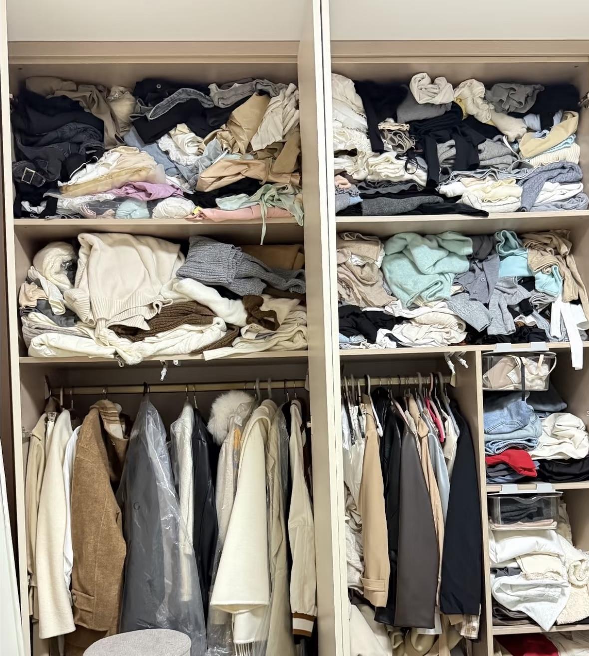 世界上最让人崩溃的事，莫过于收拾衣柜，没有之一。
我的衣柜实在是糟糕透顶，对我极