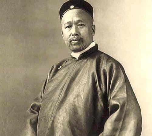 3月31日：一生都在“变”，却最难“变”自己

99年前的今天，1927年3月3