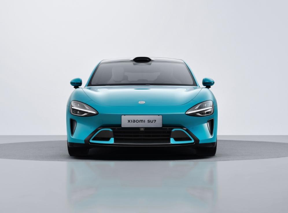 都说小米SU7模仿保时捷，那么华为加持的问界M9和奔驰GLS的外观，你们觉得是不