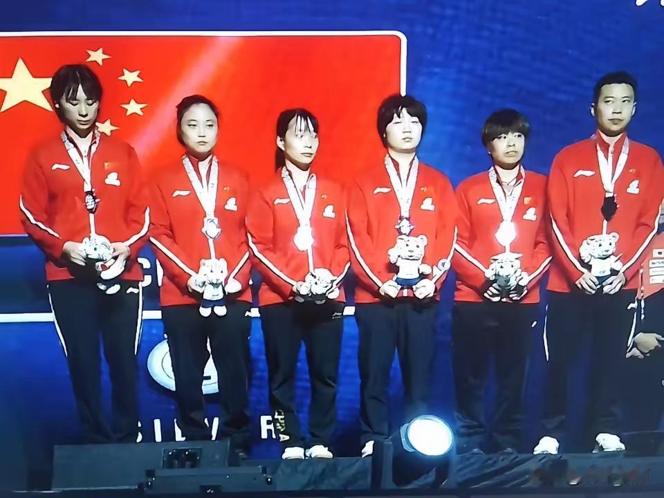 昨晚国乒女团2比3输给日本女团，我有意见
为什么不让蒯曼打一单？为什么让陈熠打一