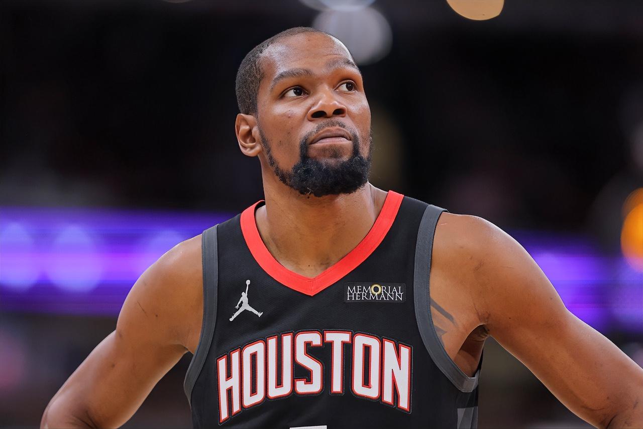 哈登：杜老大，加时领先13分能输我是第一次见，你是第一次亲身经历吧？？？
杜兰特