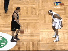 “黄曼巴”罗伊在“真理”皮尔斯面前投中致命中投！曼巴出力，必定致命！