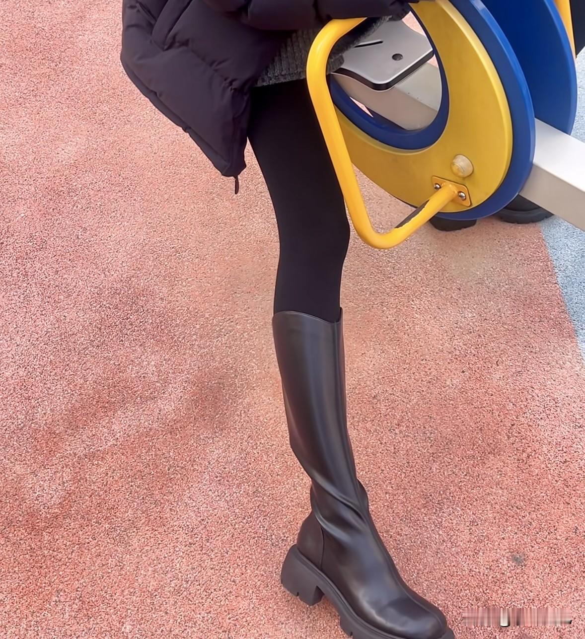 秋冬穿搭的幸福感，居然是一条加长连裤袜给的！
以前穿普通均码连裤袜，别提多遭罪了