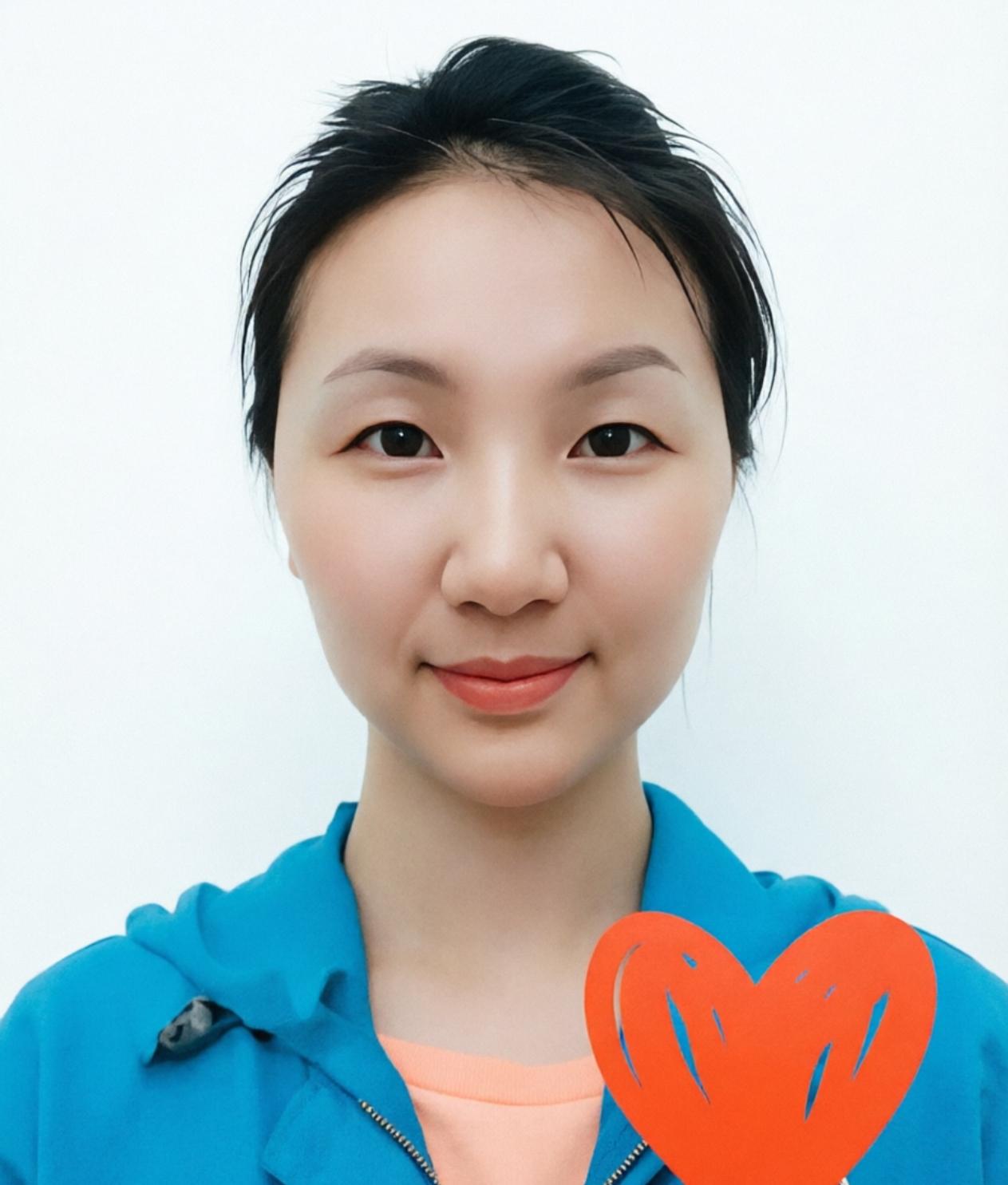 一架飞往乌鲁木齐的航班，攀升到5000米高空时，突发惊险一幕。
 
一位空姐突然