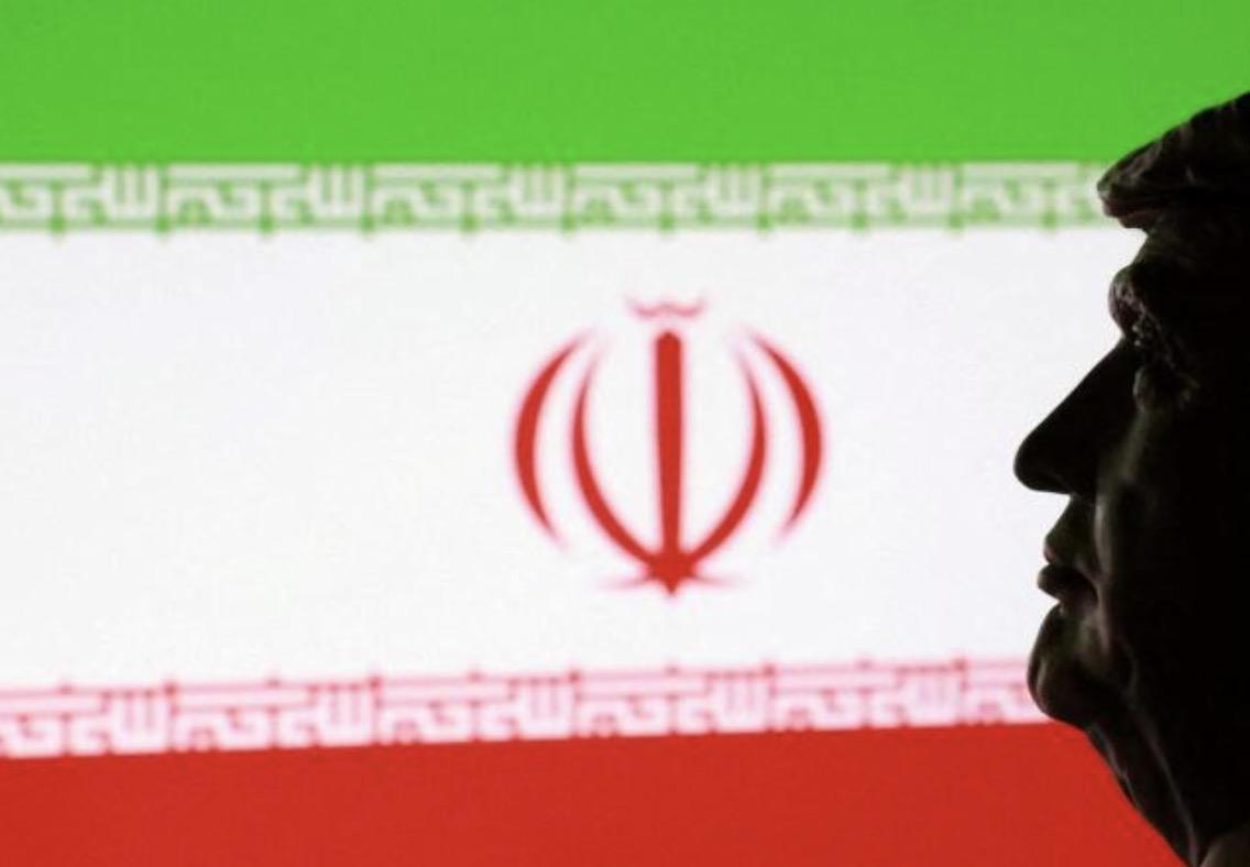 在伊朗国内局势持续紧张之际，美国海军“亚伯拉罕·林肯”号航母打击群已抵达中东。美