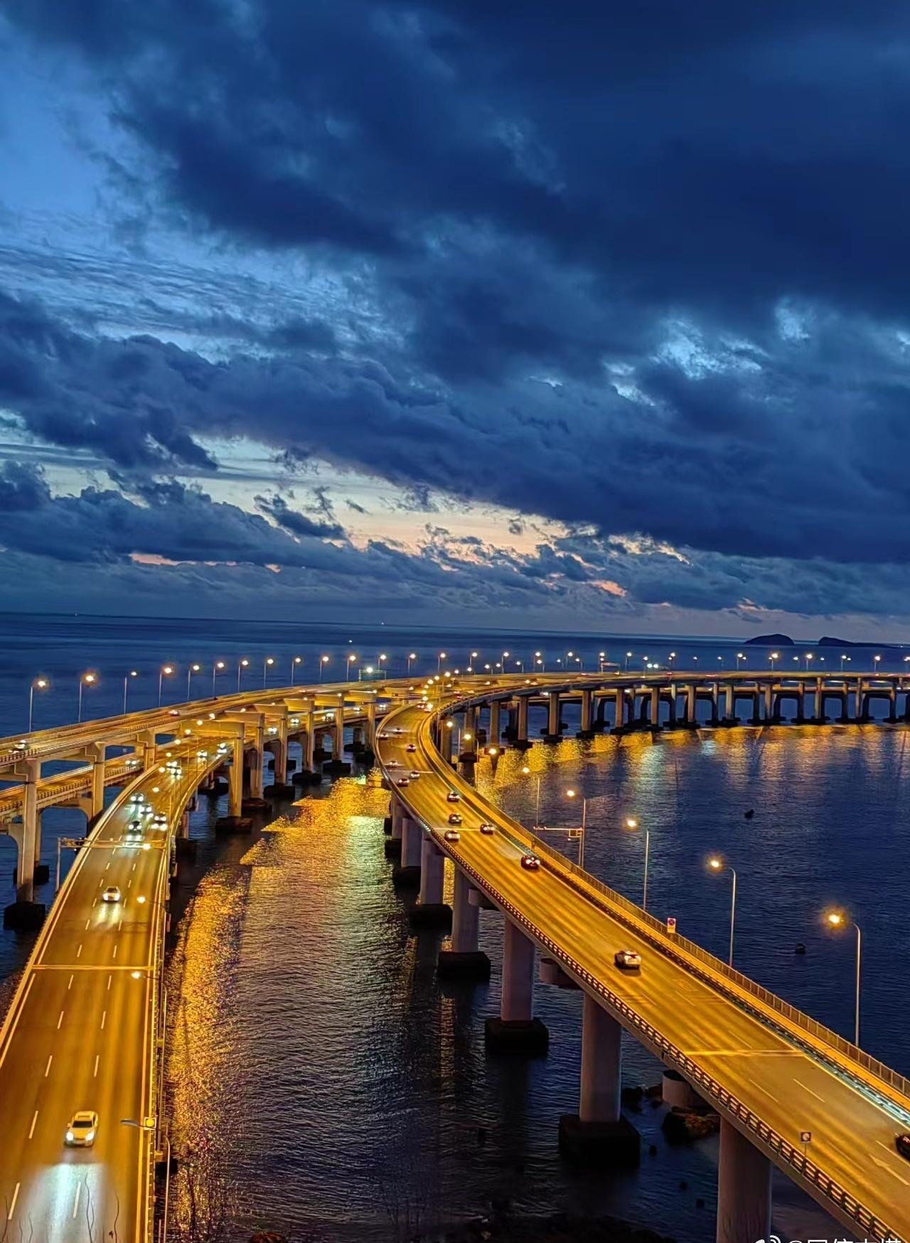 辽宁省大连市：夜幕下的璀璨华章