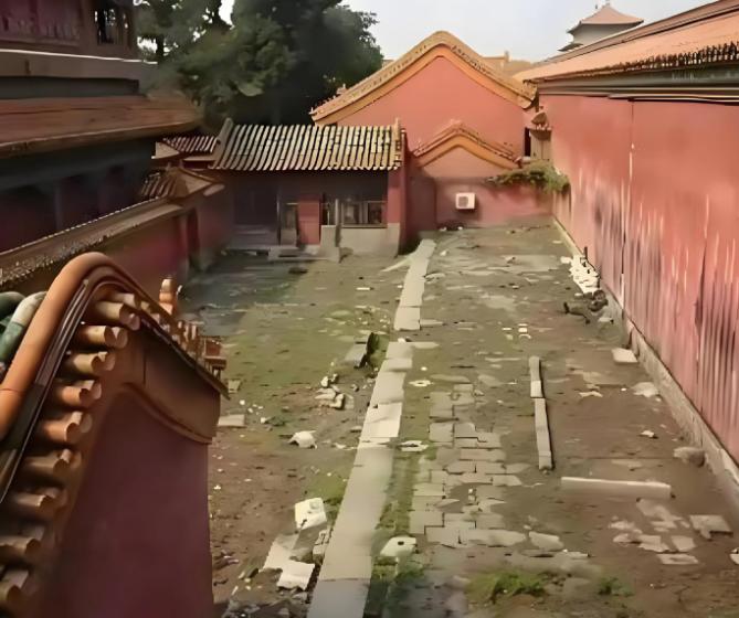 这就是大名鼎鼎的冷宫，不过就是三间小瓦房。
 
怪不得以前的妃子怕被打入冷宫，这