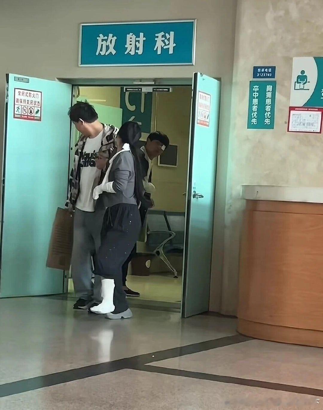 6310两个轴对称病人 