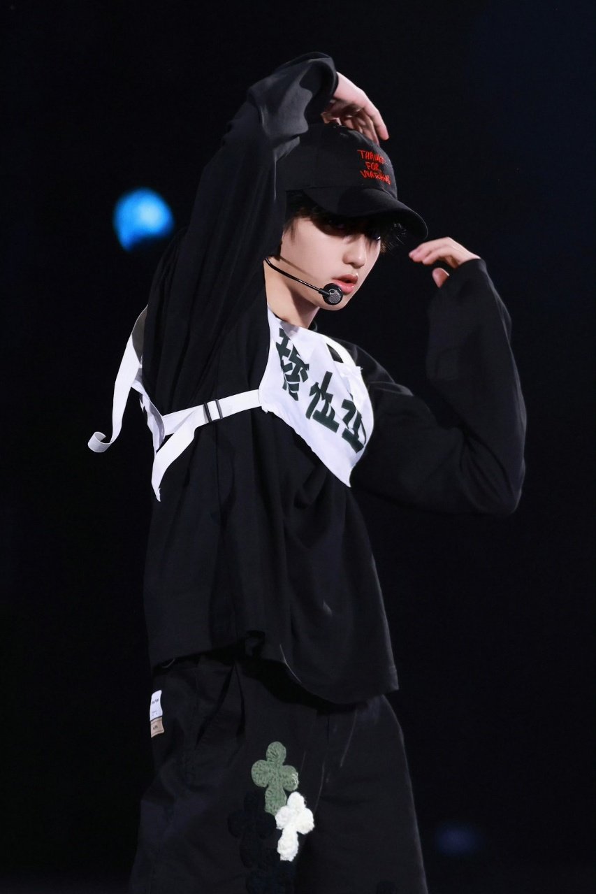 穆祉丞素颜彩排照穆祉丞新音彩排时刻 穆祉丞素颜彩排照来啦 