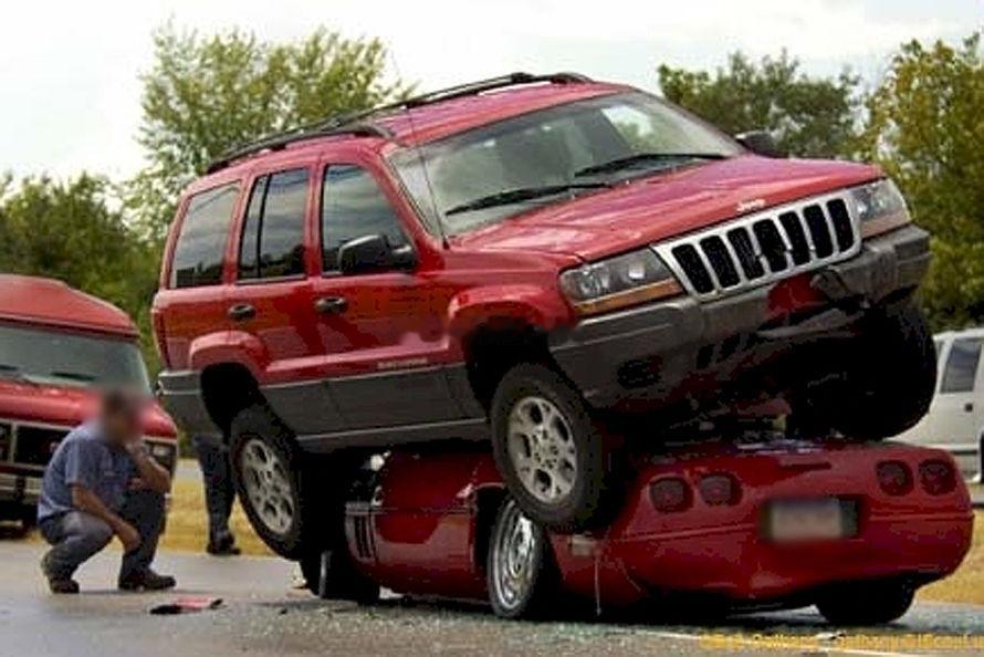 这起事故谁赔谁钱啊？？？ 