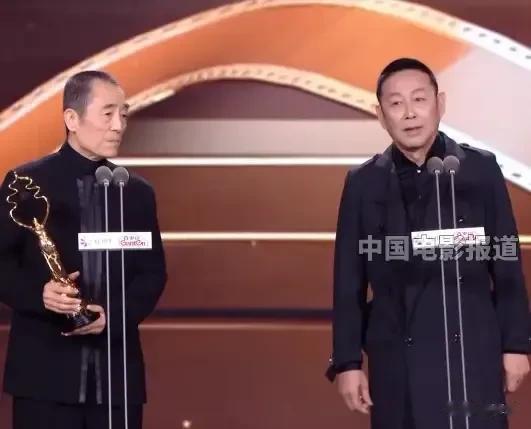  

陈道明不仅演技好，在圈里也以严谨而著称，每次当他提问的时候，从不允许含糊其
