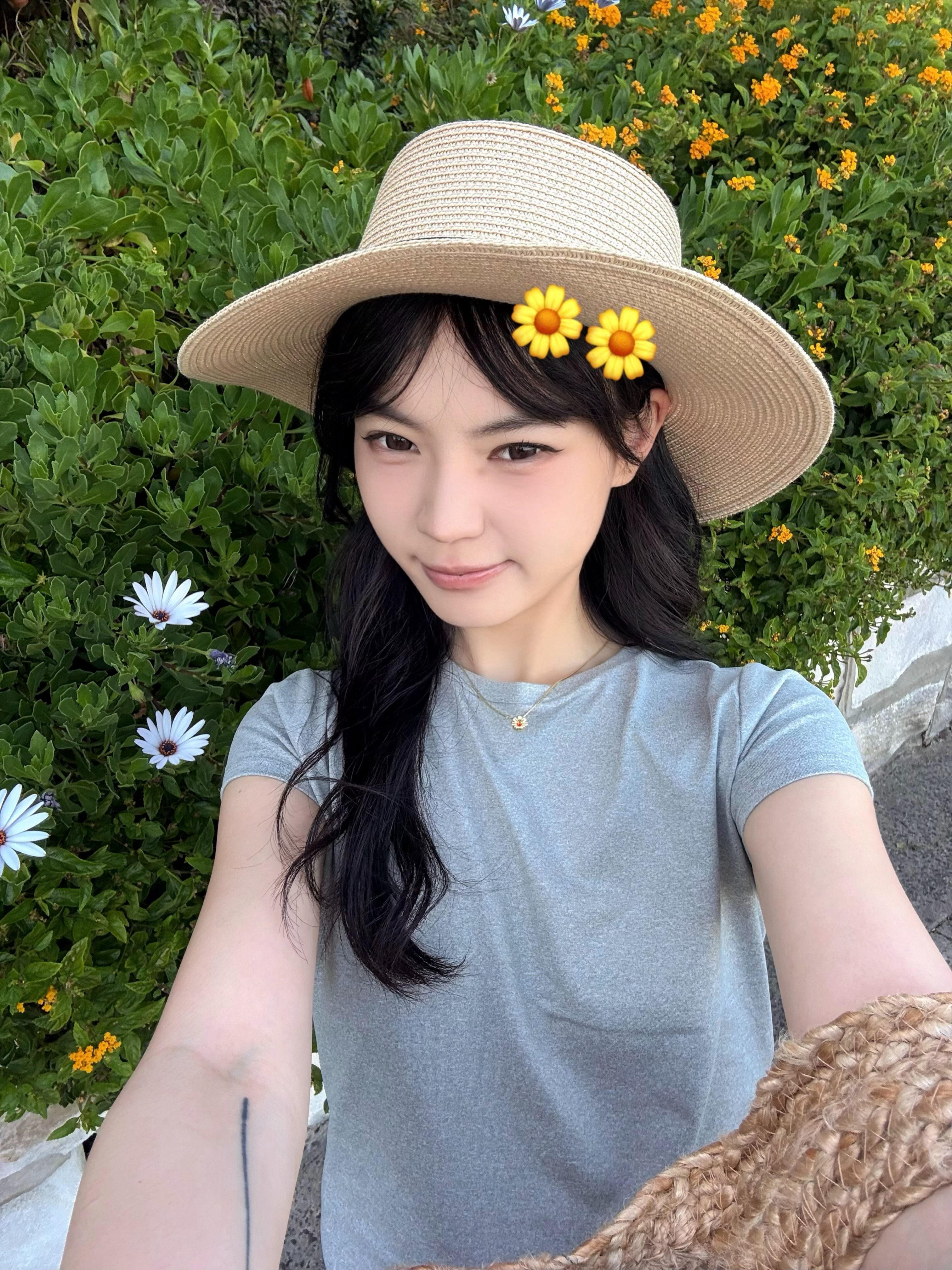 🦔🐣: ready for April ♡ ​​​