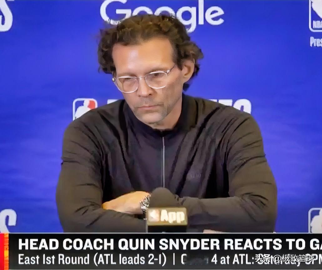 老鹰主帅斯奈德G3赛后点名表扬库明加！

老鹰1分险胜尼克斯这场球，最大的功臣真